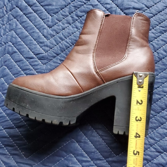 4 inch chunky heel boots - Picture 3 of 5